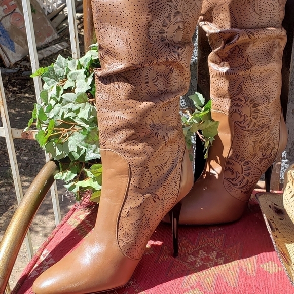 Burberry Tan Perforated Leather Knee High‎ BootsV - Picture 9 of 15